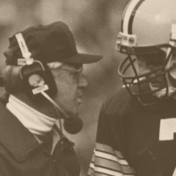 Lindy Infante coaching the Green Bay Packers